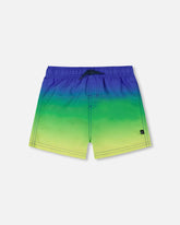 Short de bain avec dégradé de bleu, vert et lime
